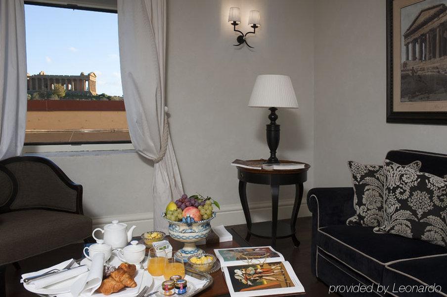 Villa Athena Resort Αγκριτζέντο Δωμάτιο φωτογραφία A room at the hotel