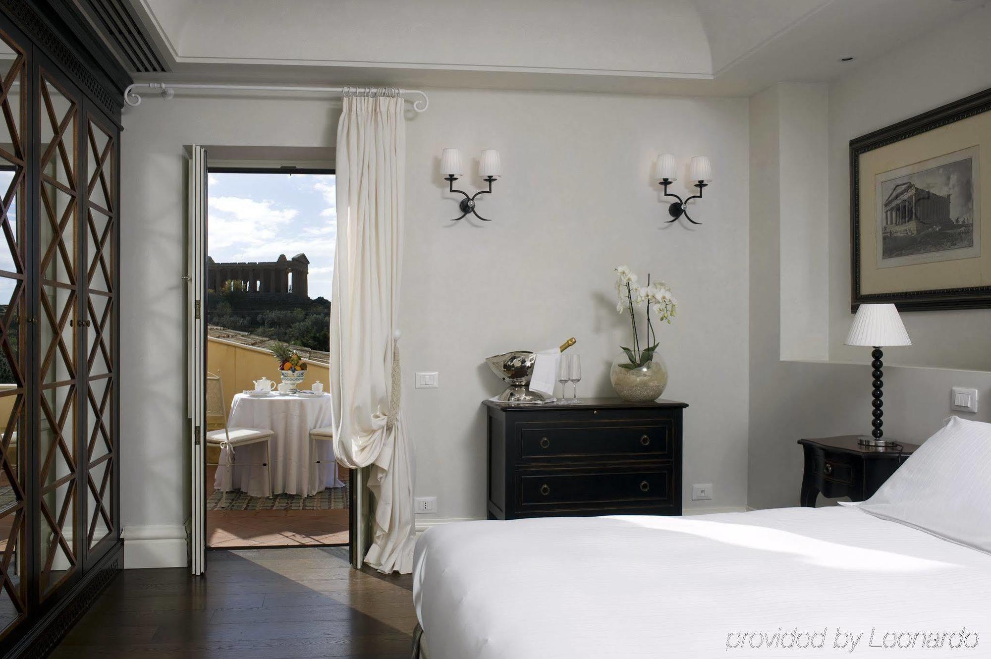 Villa Athena Resort Αγκριτζέντο Δωμάτιο φωτογραφία A room at the Hotel