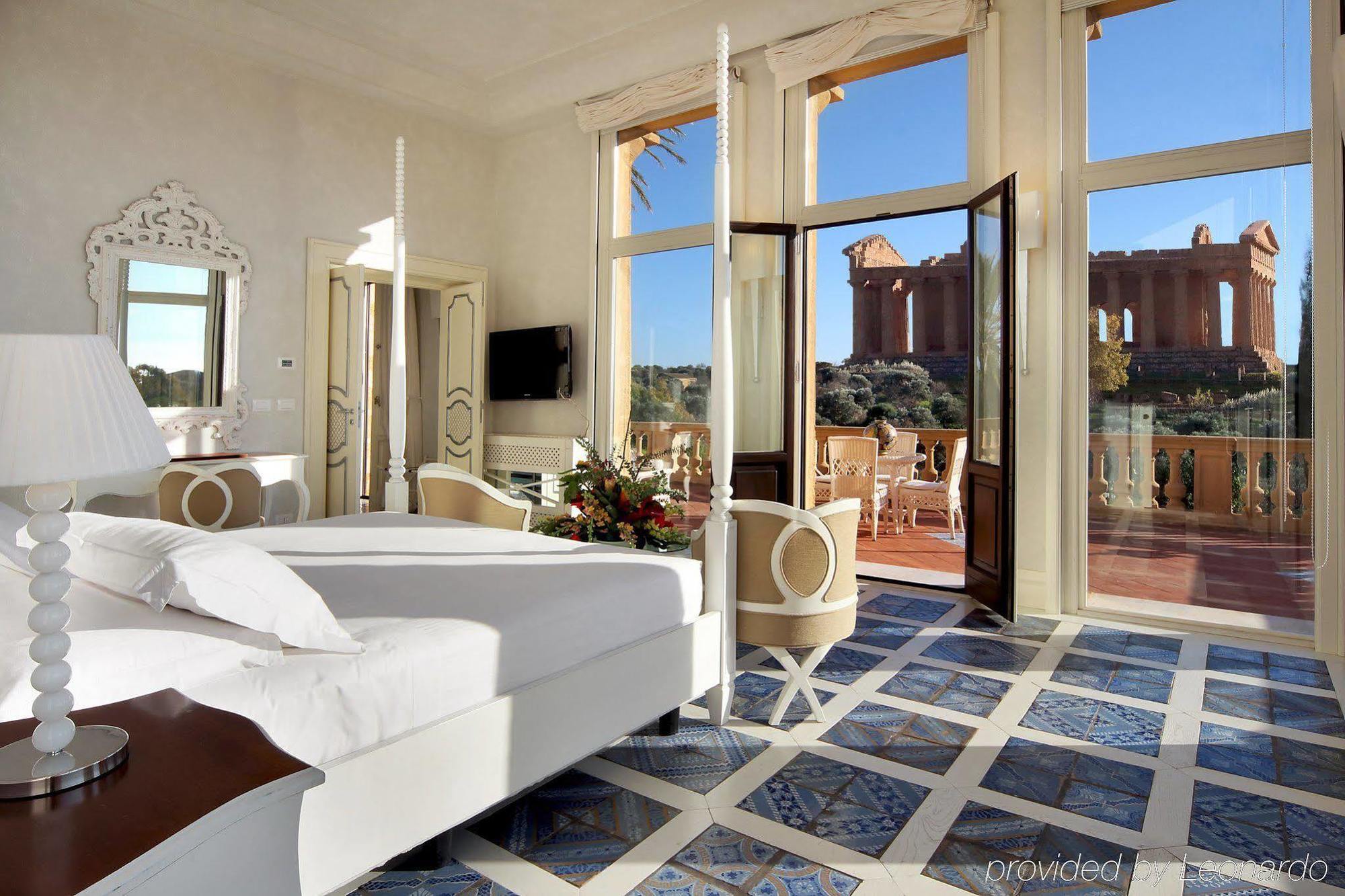 Villa Athena Resort Αγκριτζέντο Εξωτερικό φωτογραφία A room at the Hotel Excelsior